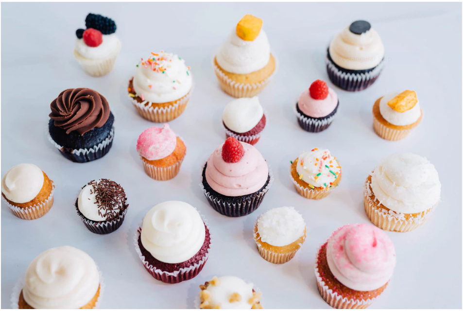Cupcakes from different flavors from Hot Cakes Bakes